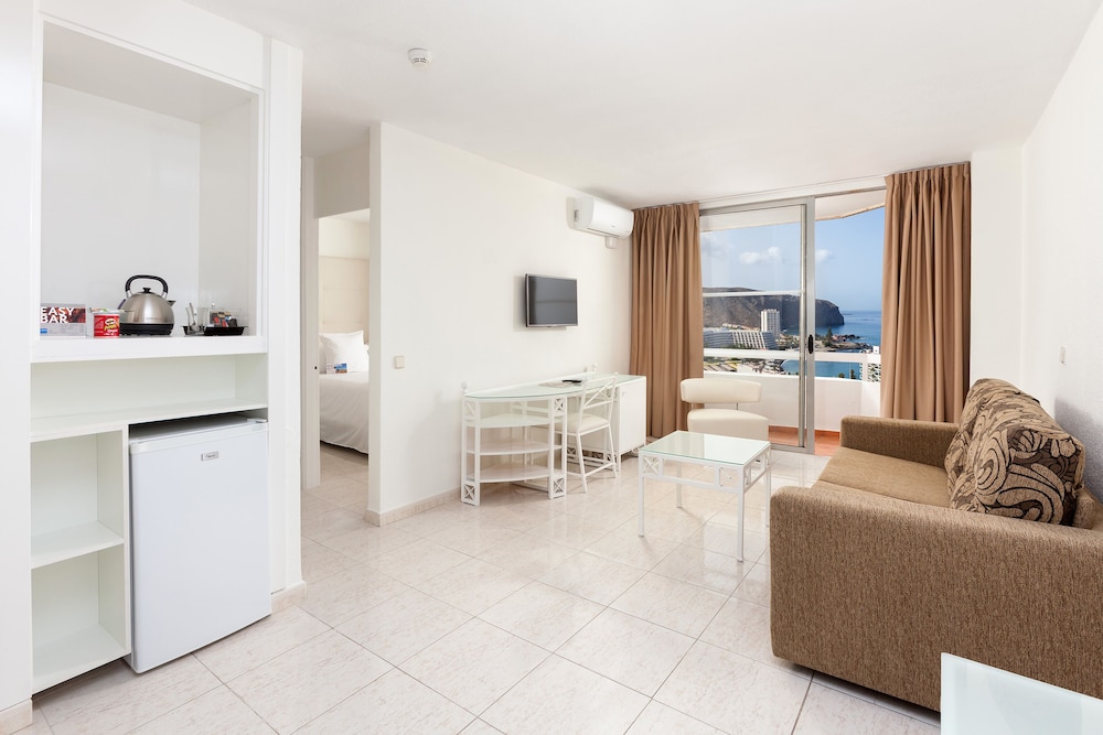 Junior Suite Skyline Front Ocean View