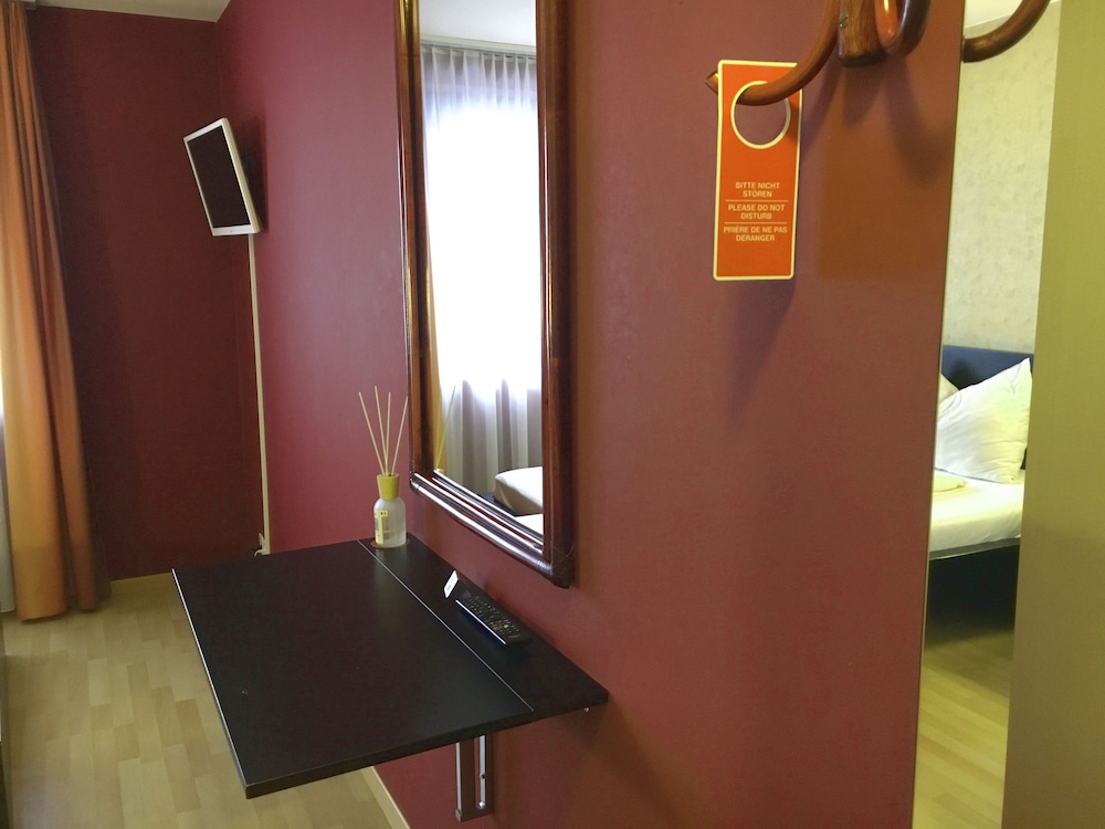 Single Room photo 1