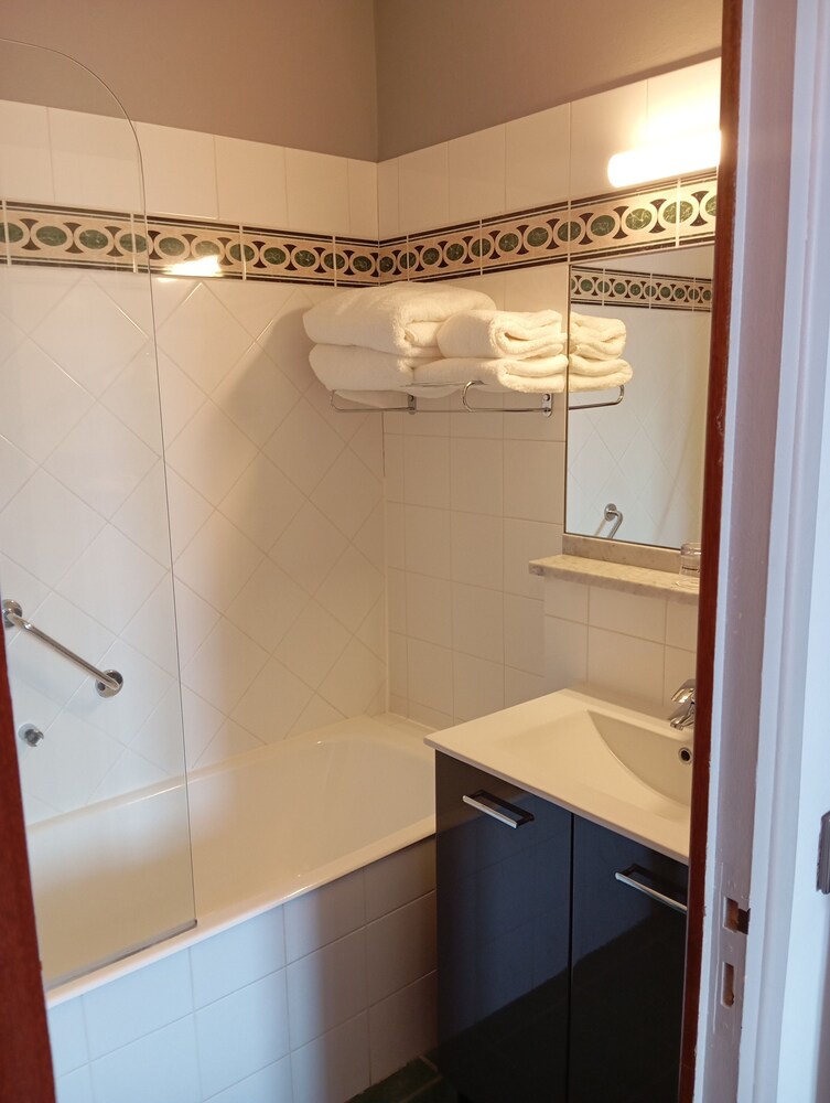 Comfort Twin Room - Photo 8