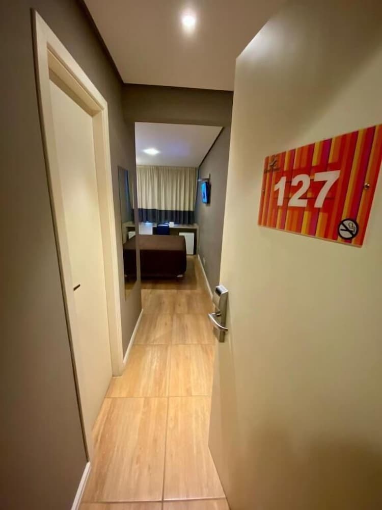 Suite - Photo 8