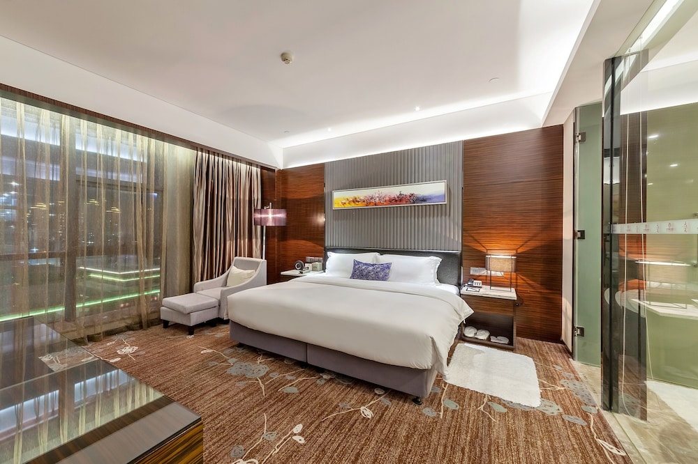 Executive Suite, Executive Level