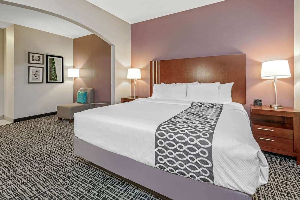 Room, 1 King Bed, Non Smoking - Photo 1