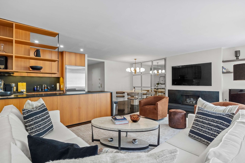 Apartment photo 1