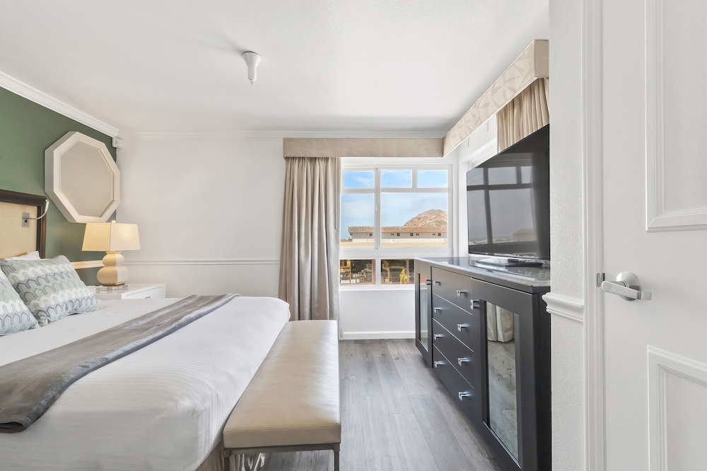 Suite, 1 King Bed, Balcony (King) - Photo 2