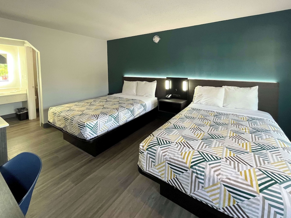 Standard Room, 2 Double Beds, Non Smoking, Refrigerator & Microwave - Photo 1