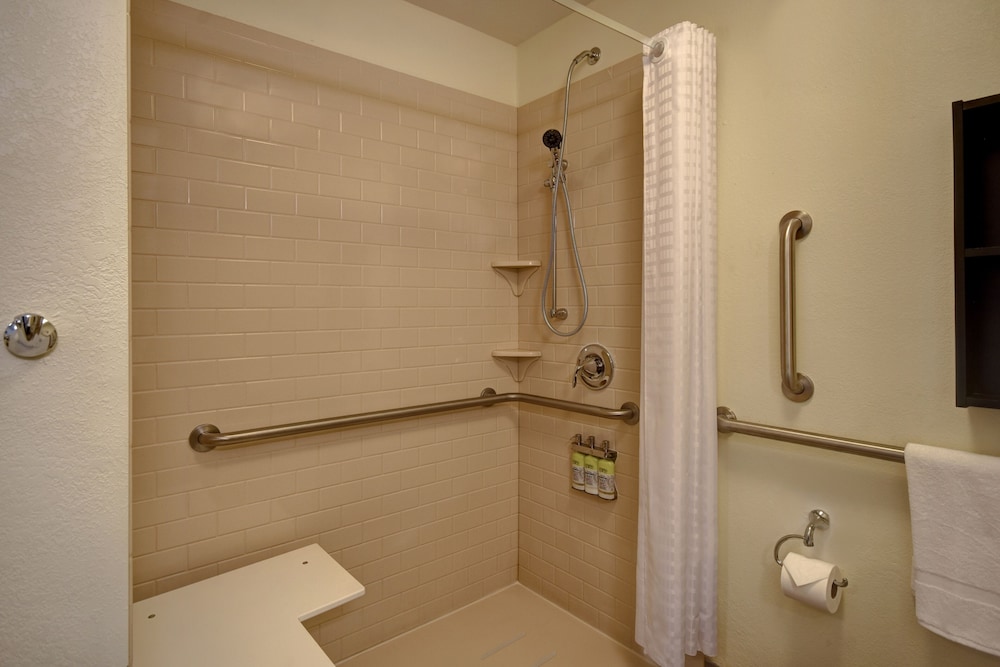 Studio Suite, 2 Double Beds, Accessible (Roll-In Shower) - Photo 10