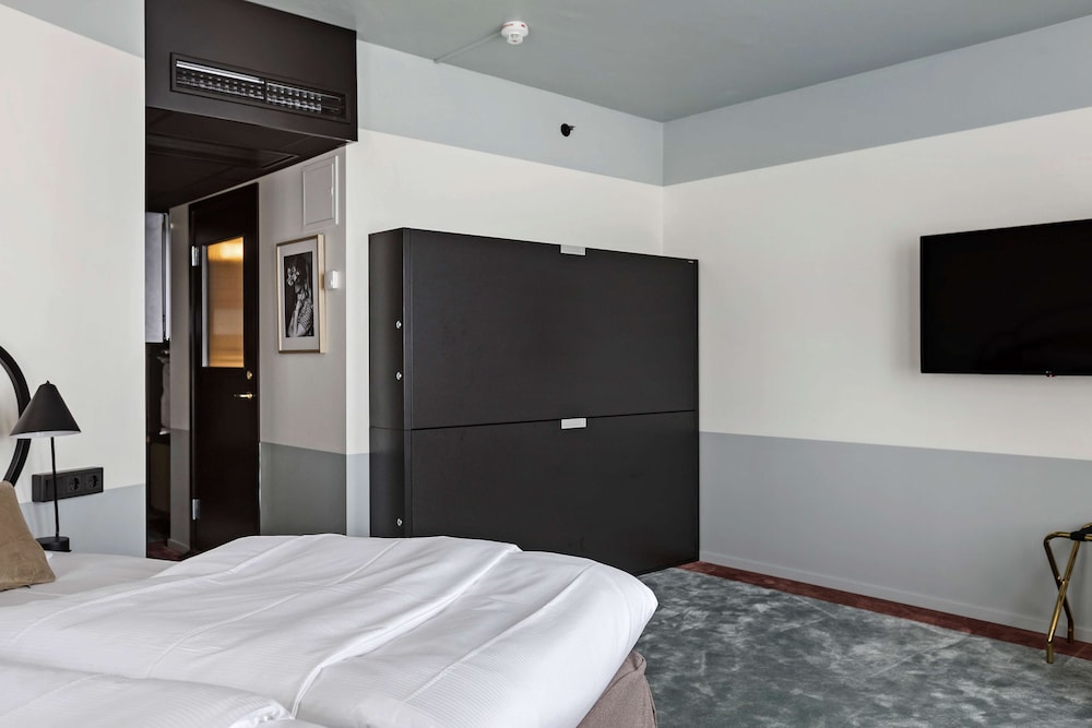 Family Room, Multiple Beds, Non Smoking
