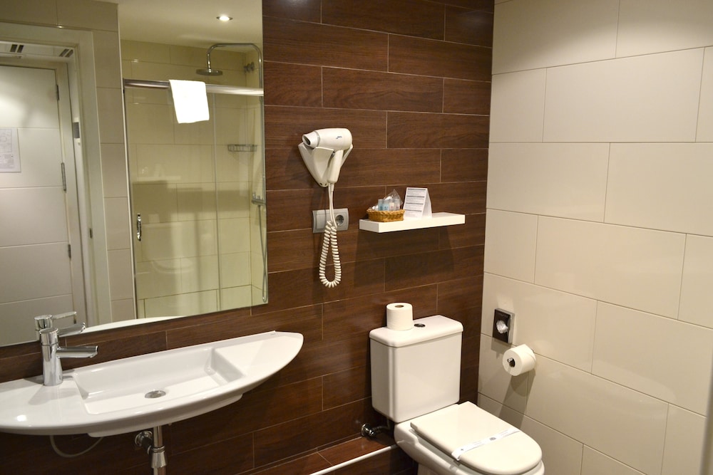 Double Room - Photo 9