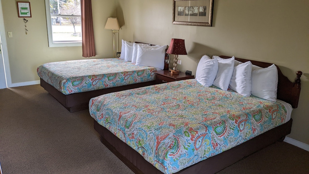 Standard Double Room, 2 Queen Beds photo 3