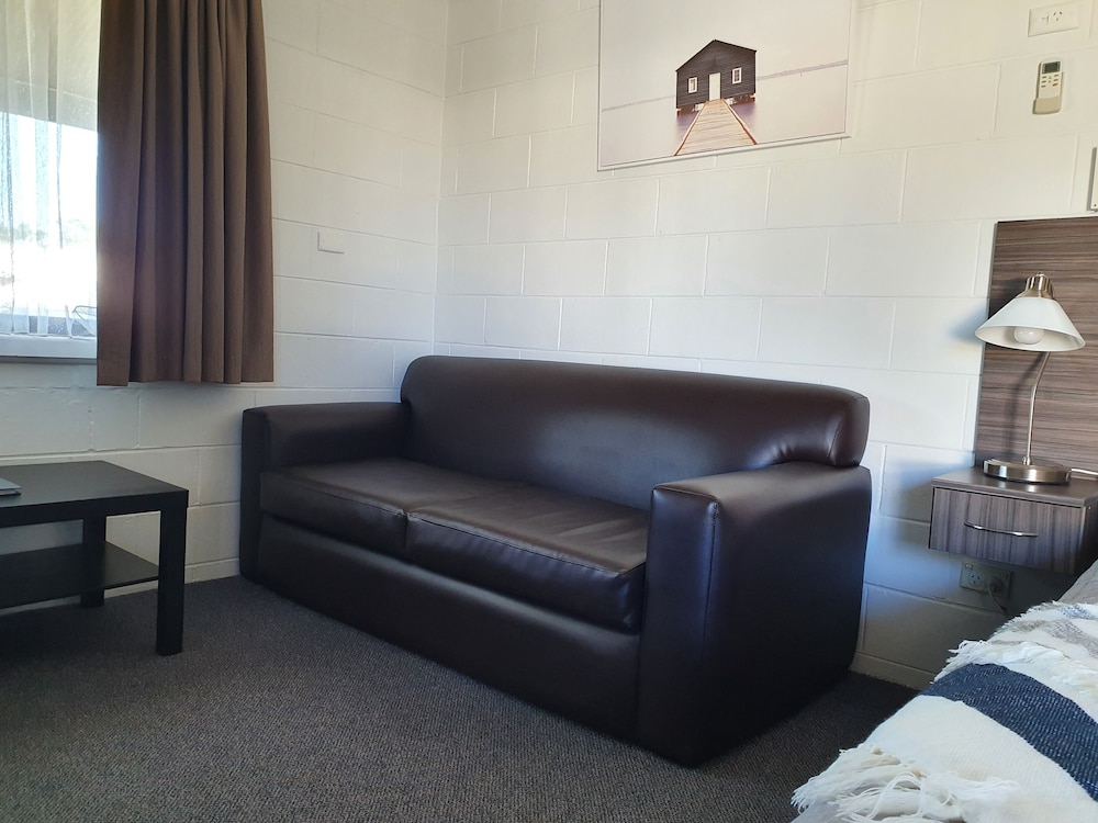 Standard Twin Room photo 2