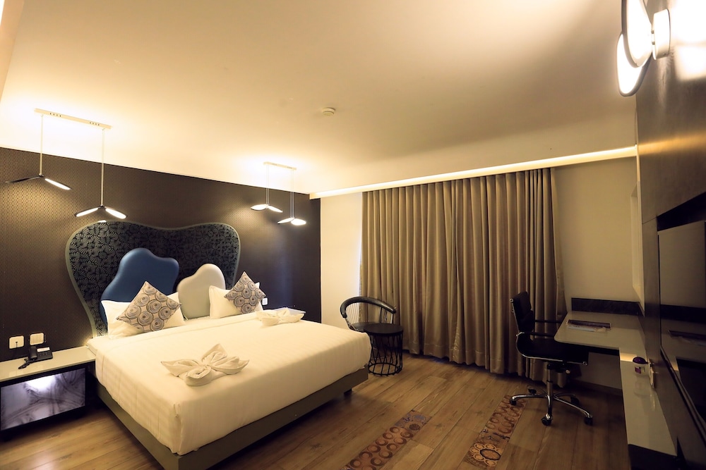 Premium Room with Jacuzzi - Photo 1