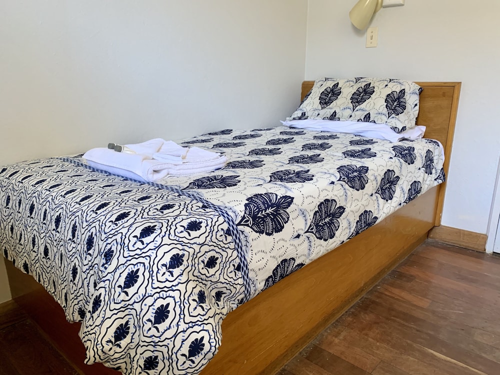 Basic Single Room photo 2