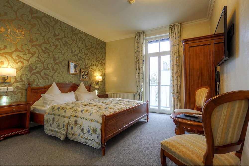 Standard Double or Twin Room - Photo 1