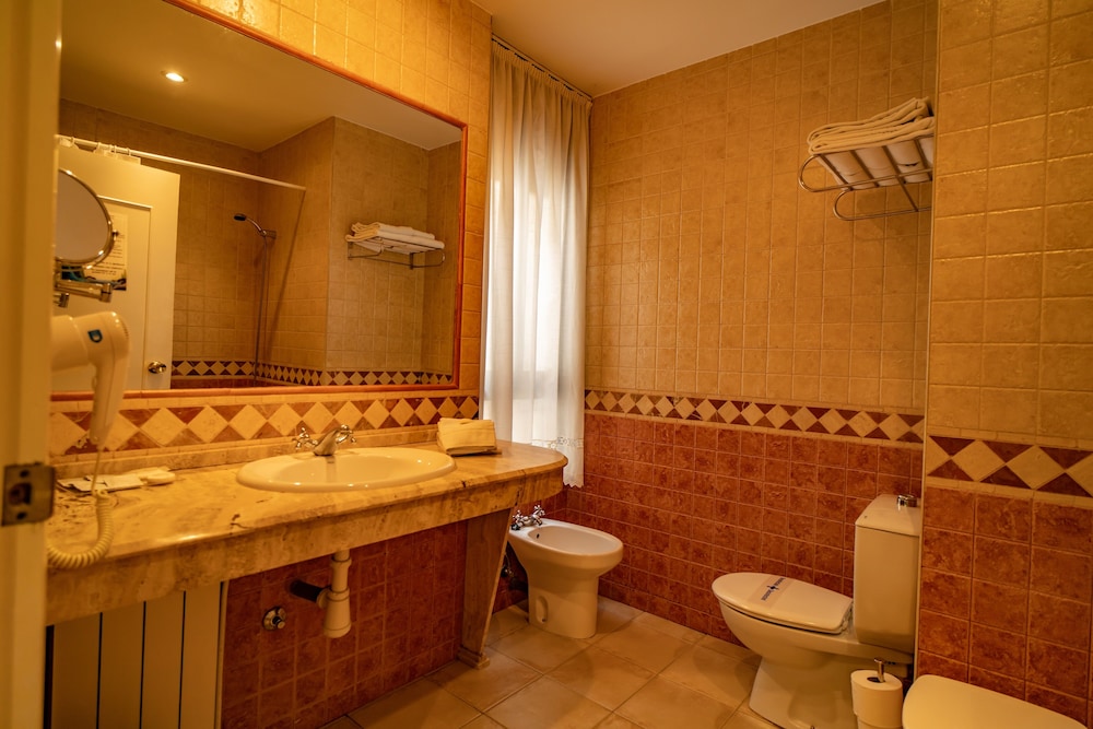Triple Room - Photo 7