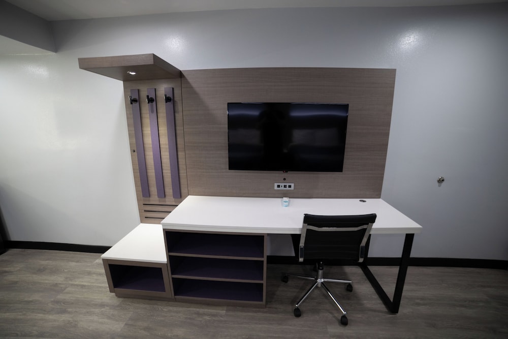 Double or Twin Room, Non Smoking - Photo 3