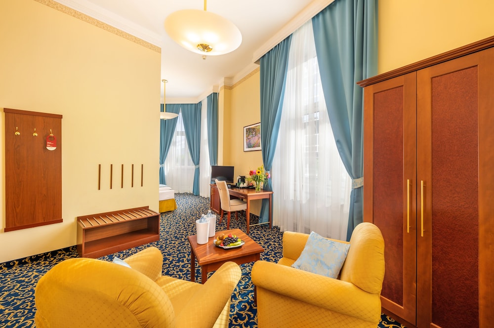 Junior Studio Suite, 2 Twin Beds, Non Smoking photo 3