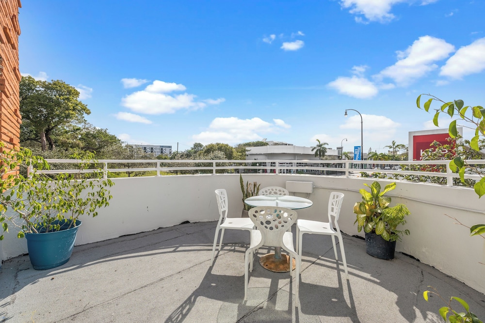 Superior Suite, 1 Queen Bed, Terrace, Park View photo 3