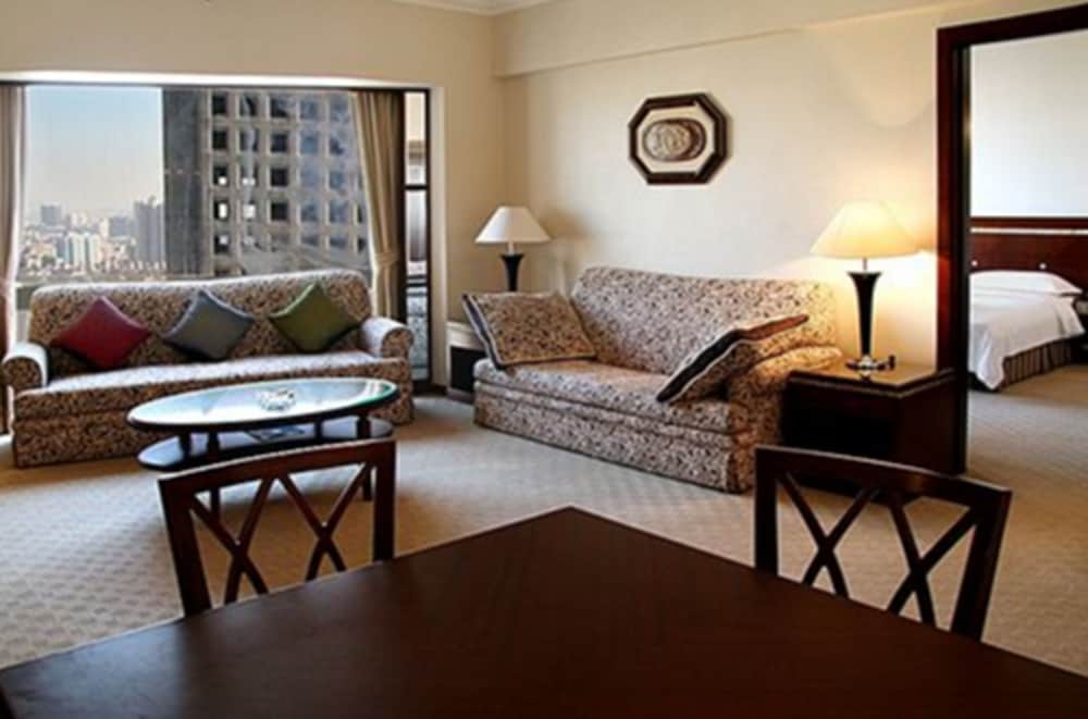 Deluxe Suite - Photo 4