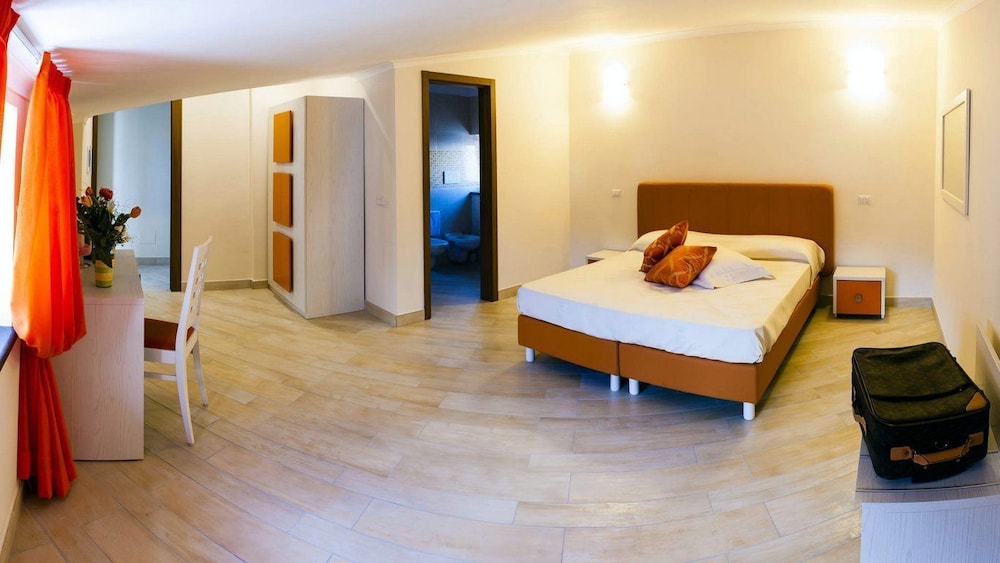 Deluxe Triple Room, Garden View