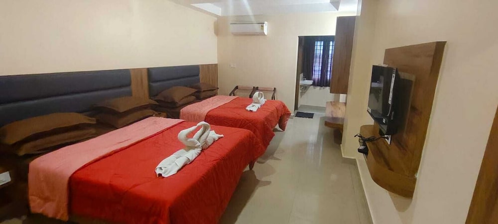 Quadruple Room, 2 Queen Beds photo 1