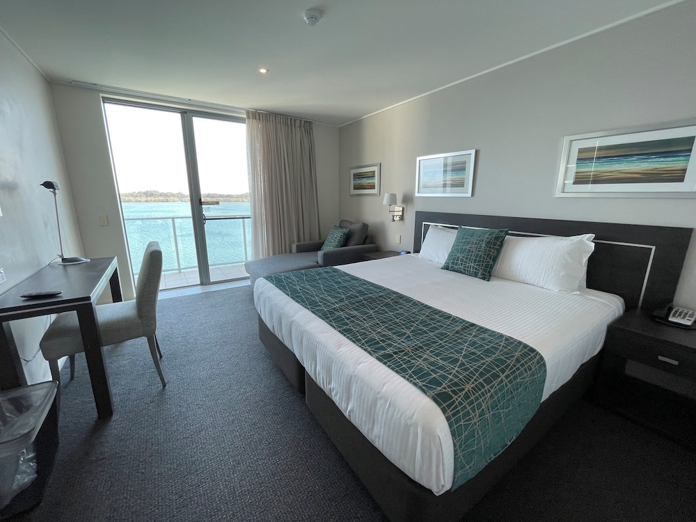 3 Bedroom Penthouse - Photo 2