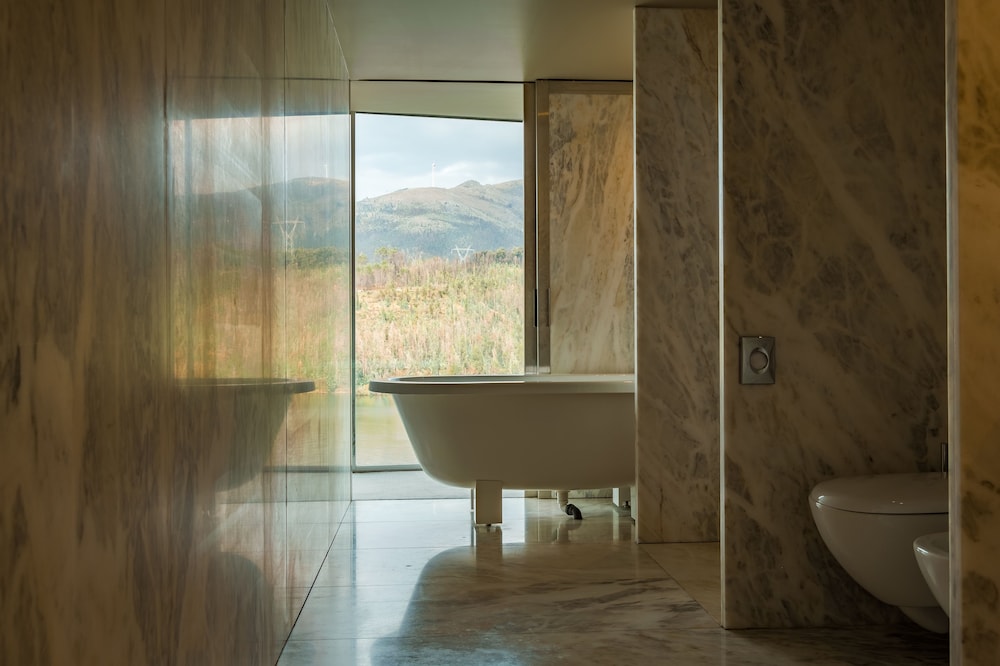 Panoramic Suite, River View (Collection) - Photo 11