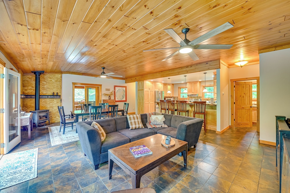 House (4 Bedrooms) photo 2