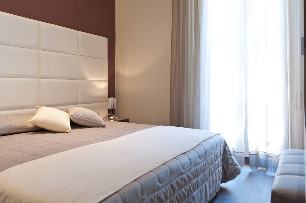 Double Room - Photo 5