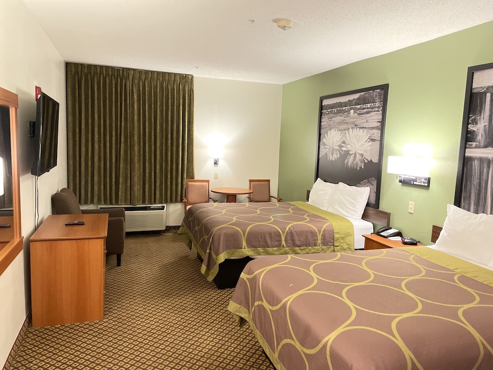 Studio Suite, 2 Queen Beds, Accessible, Smoking (Mobility/Hearing, Tub w/Grab Bars) - Photo 3