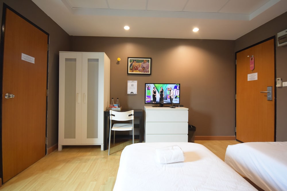 Large Double or Twin Room photo 3