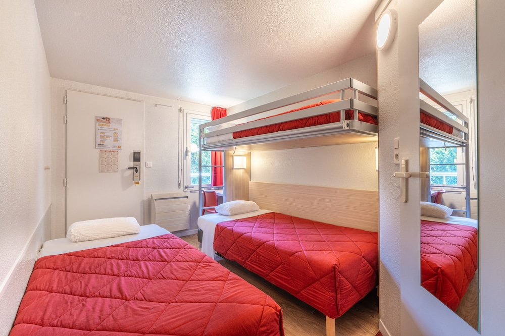 Standard Room, 3 Twin Beds photo 1