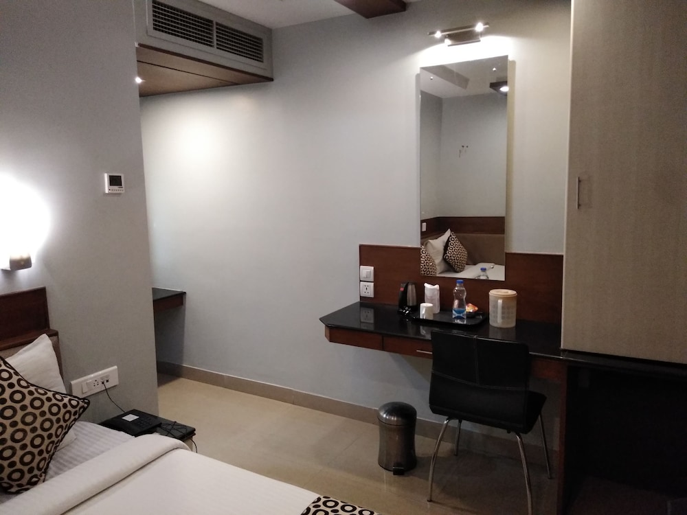 Business Room photo 3