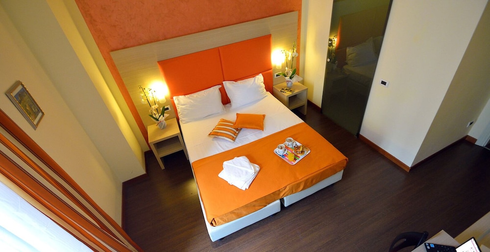 Standard Double Room Single Use photo 3