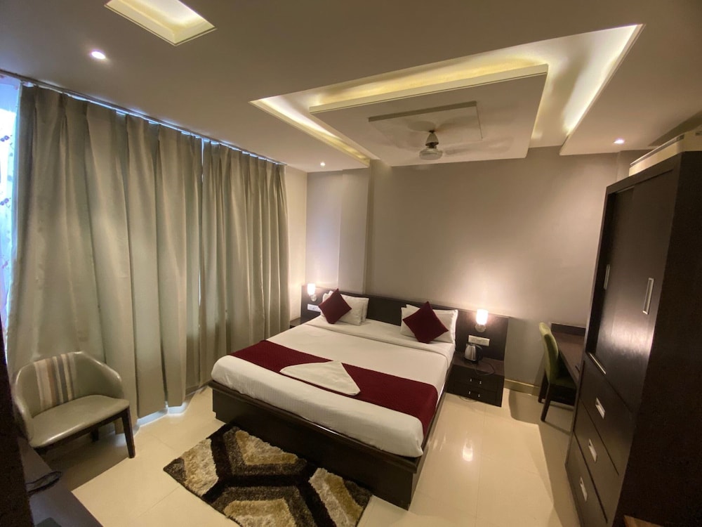 Deluxe Double Room, City View photo 3
