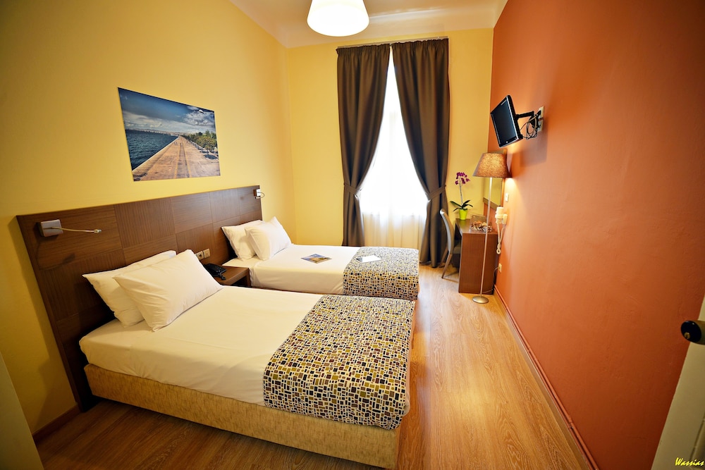 Double or Twin Room photo 2