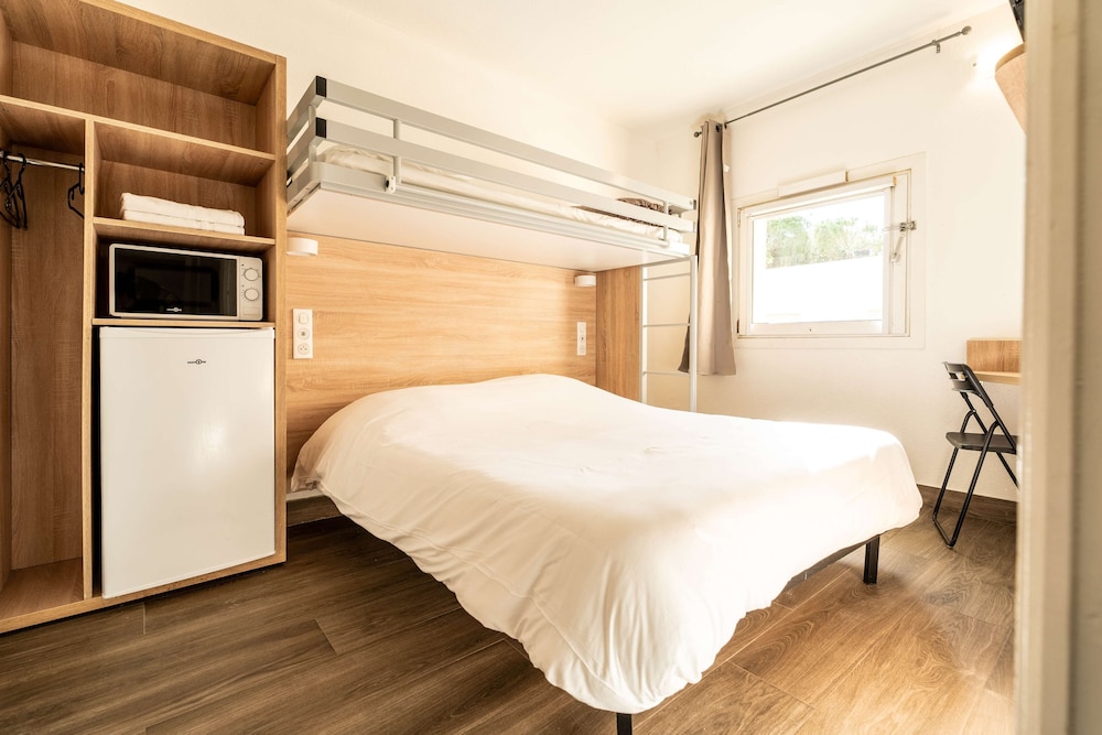Comfort Room, Multiple Beds
