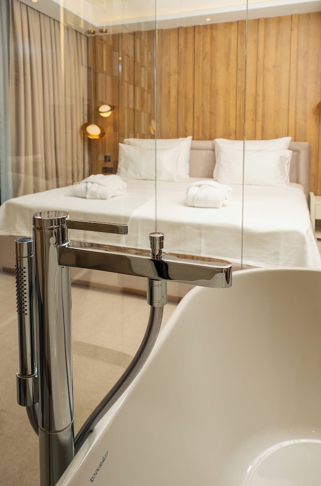 Deluxe Suite, Balcony, Sea View photo 3