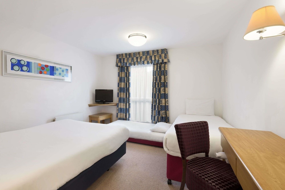 Room, 1 Double Bed, Non Smoking - Photo 2