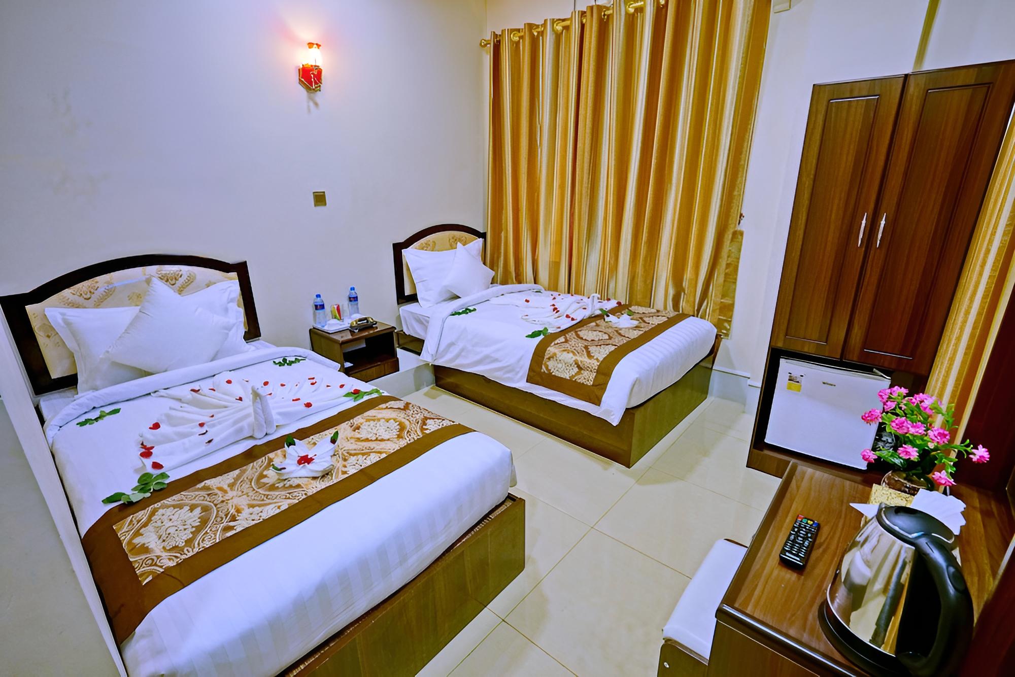Superior Twin Room, 2 Twin Beds, City View photo 2