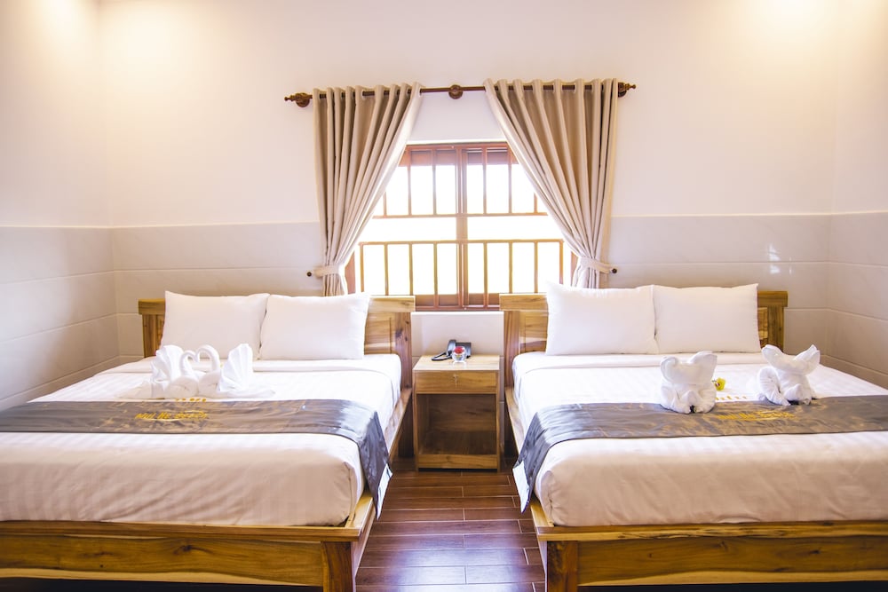 Family Double Room, 2 Queen Beds, Private Bathroom, Garden View