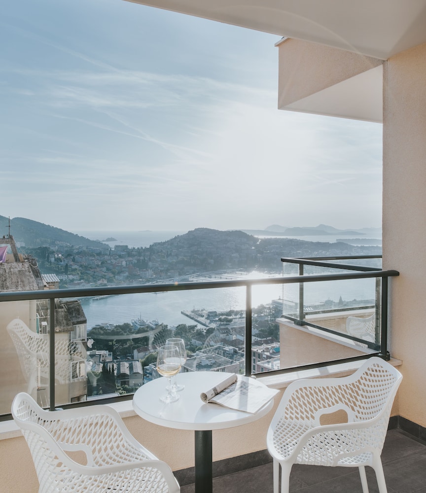 Standard Double Or Twin Room, Balcony, Sea View - Photo 4