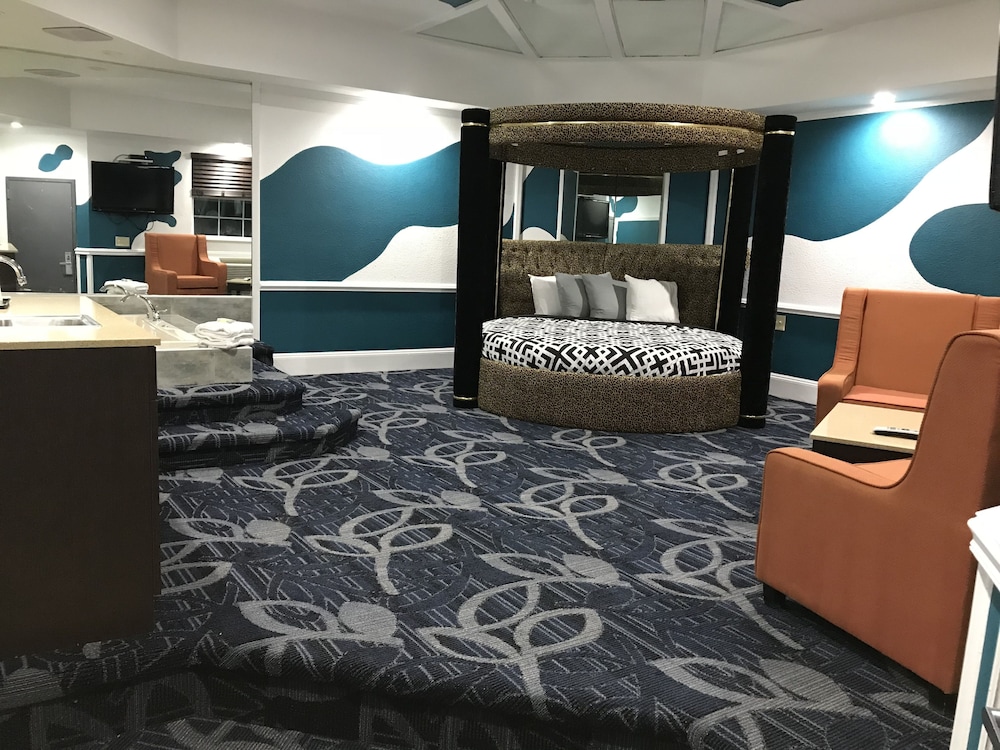 Round Suite photo 1