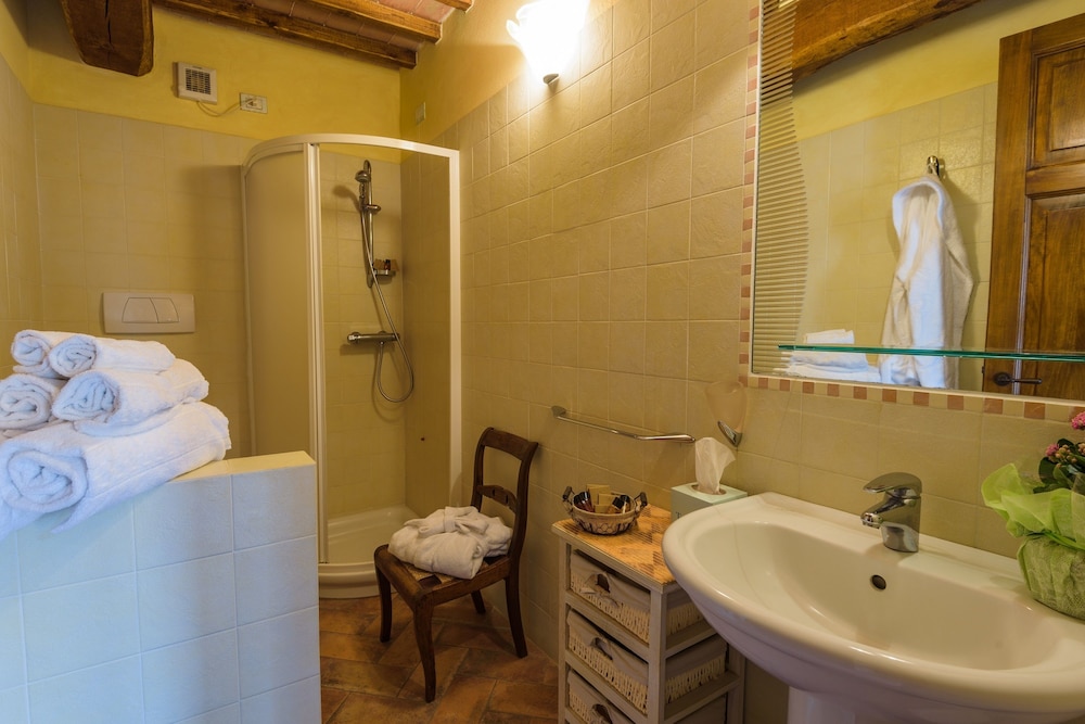 Traditional Apartment, 1 Bedroom, Ground Floor photo 3