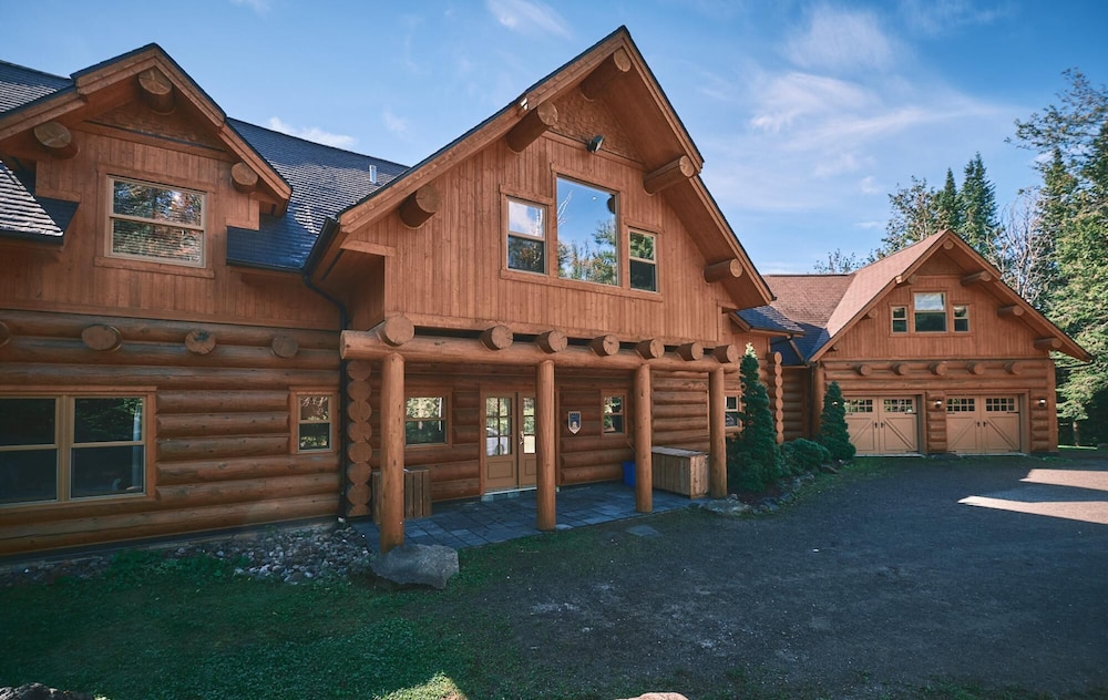 Executive Plus 44 - Majestic log Chalet With hot tub Sauna Heated Pool and Close to Activities, Kuva 27