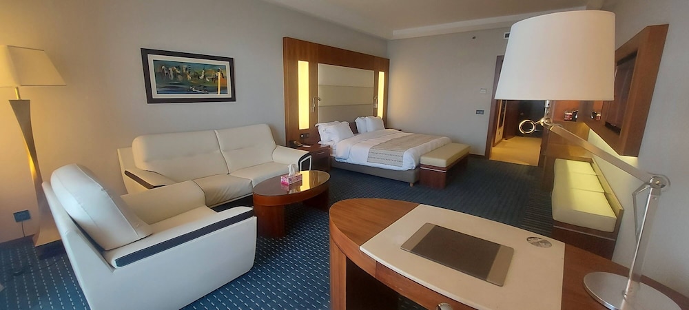 Superior Suite, 2 Bedrooms, Balcony, Pool View