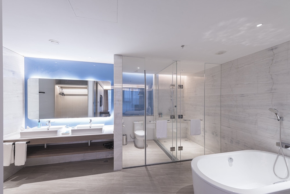 Standard Room, 1 King Bed, Accessible
