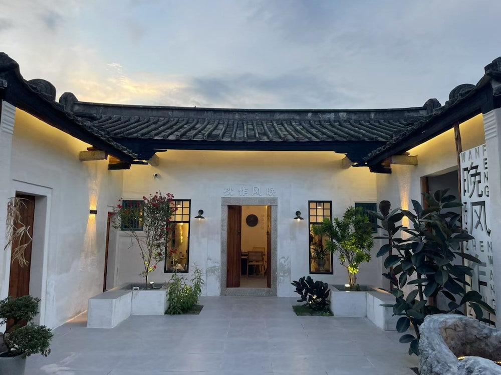 Superior Cottage, 5 Bedrooms, Courtyard View