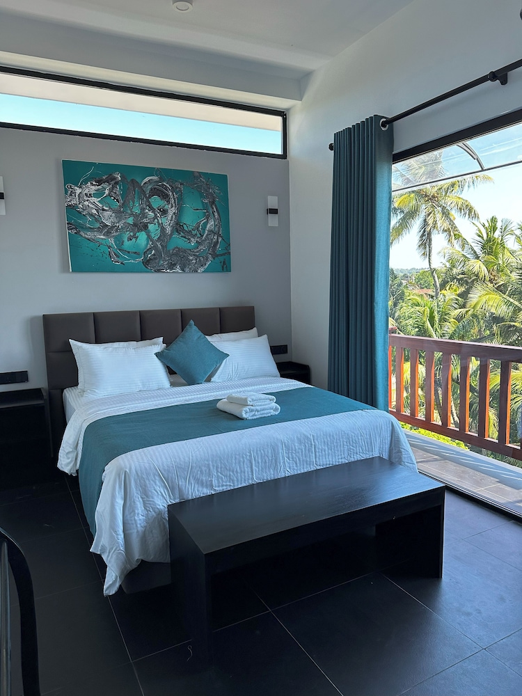 Comfort Double Room, Balcony, Partial Ocean View