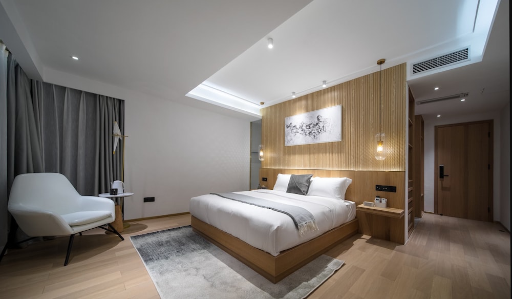 Panoramic Room