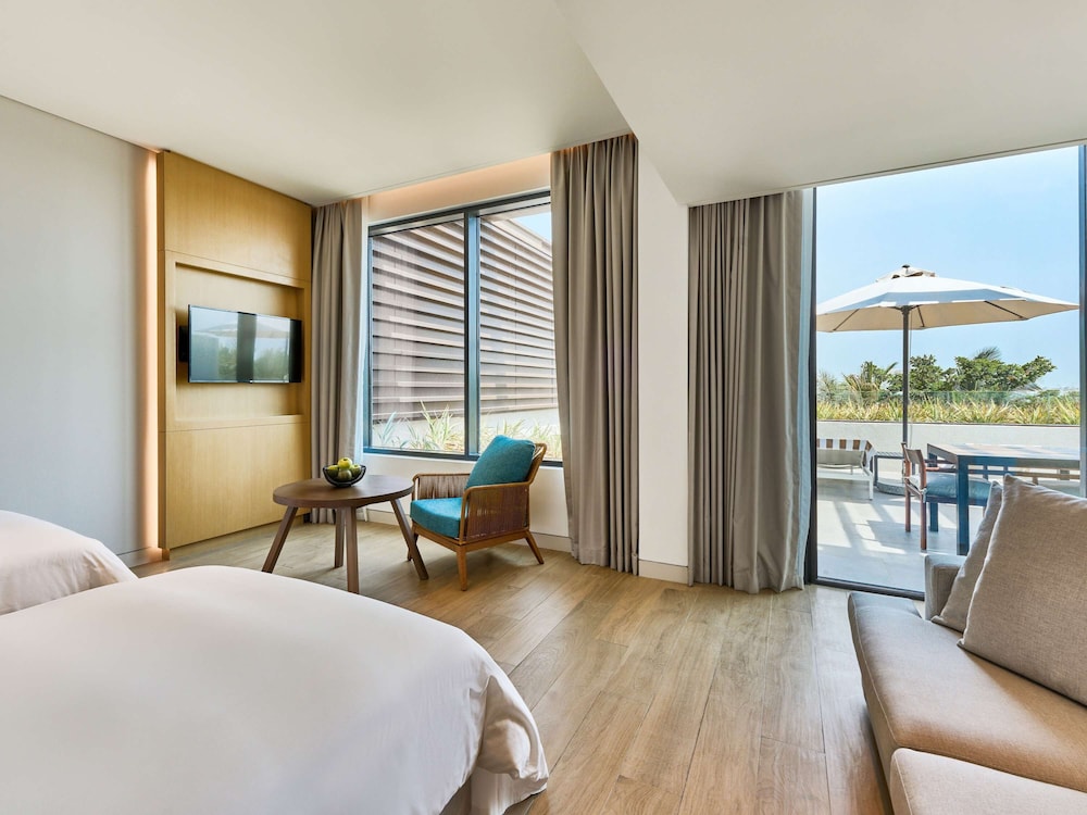 Beachfront Junior Suite with Private Terrace - 2 Single Bed photo 2